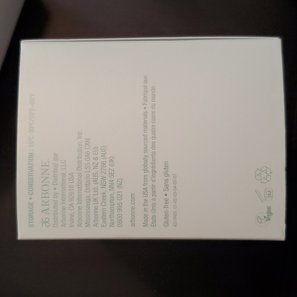 Arbonne Intelligence Genius  Nightly Resurfacing Pads & Solution - Picture 3 of 5